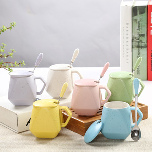 Tasses en céramique avec couvercles et cuillères, ensemble de mugs de couleur unie en forme de diamant pour boire - Product Image 3