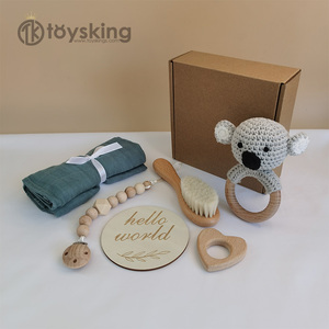 Set de Regalo para Bebé Recién Nacido, Hecho a Mano con Algodón y Bambú, Libre de BPA, con Mordedor de Ganchillo y Monumento '<span class=keywords><strong>Hello</strong></span> World', Unisex - Product Image 5