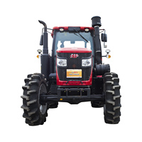 Tracteur agricole d'occasion à quatre roues motrices de 160 CV avec moteur diesel 6 cylindres et boîte de vitesses, cabine, matériel agricole d'occasion
