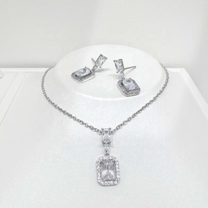 Juego de joyería fina de plata 925 para novia, diseño simple de 2 piezas, con diamantes y circonitas, para boda. - Product Image 3