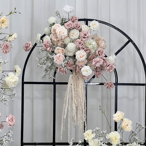 Arco de Flores Artificiales de Seda en Rosa Claro Realista para Decoración de Fondo de Boda Romántica - Product Image 3
