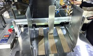 Le chargeur <span class=keywords><strong>de</strong></span> frottement élargissent la machine <span class=keywords><strong>auxiliaire</strong></span> <span class=keywords><strong>de</strong></span> radiomessagerie <span class=keywords><strong>de</strong></span> convoyeur <span class=keywords><strong>de</strong></span> machines d'emballage - Product Image 3