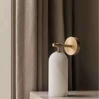Applique murale minimaliste en marbre alabastro, lampe murale longue et circulaire à LED blanc chaud moderne pour la décoration intérieure de chambre à coucher