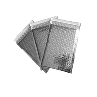 Enveloppes d'expédition matelassées antichoc en papier métallisé argenté, imperméables, avec logo personnalisé, pour emballage de boucles d'oreilles