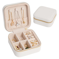 Boîte de boucles d'oreilles Offre Spéciale avec logo personnalisé pour femmes et filles Boîtes à bijoux portables en cuir PU Petites boîtes à bijoux de voyage OEM