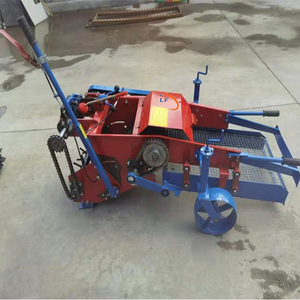 small <b>scale</b> <b>mechanical</b> tractor carrot potato digger harvester for peanut onion - Product Image 6