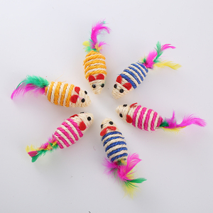 Juguete para Gatos de Sisal a Rayas de Alta Calidad con Cola de Plumas, Juguete Interactivo Duradero para Mascotas, 13 cm, 13 g - Product Image 3