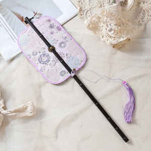 Ventaglio in Plastica Stile Cinese Fatingna con Motivi Traforati, Ventaglio Pieghevole Stile Antico <span class=keywords><strong>per</strong></span> Donna, Ventaglio Rettangolare Classico Mini <span class=keywords><strong>per</strong></span> Hanfu e Qipao - Product Image 1