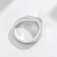 Nouvelle Arrivée MJZ049 – Bague Simple et Solide pour Homme avec Zircon Incrusté, Zircon Simulé de Laboratoire 30 Points, Bijou en Laiton Sans Nickel, Motif Couronne