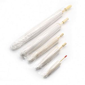 Parasol en papier blanc avec manche en bois vierge pour mariage, vente en gros - Product Image 1