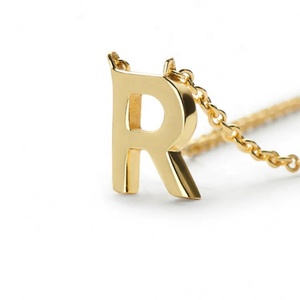 <span class=keywords><strong>Collana</strong></span> Maimang Personalizzata Classica e Senza Tempo in Argento 925 Placcato <span class=keywords><strong>Oro</strong></span> 18k <span class=keywords><strong>con</strong></span> Delicata Catena e <span class=keywords><strong>Iniziale</strong></span> Maiuscola - Product Image 3