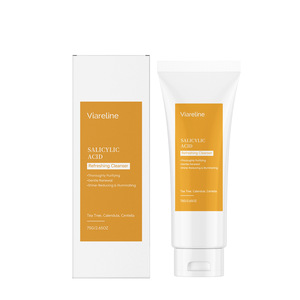 Nettoyant facial rafraîchissant, éclaircissant, lissant et hydratant pour une peau délicate - Product Image 1