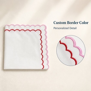 Servilletas Clásicas de Algodón Blanco con Borde Festoneado Rojo, Cuadradas, Hechas a Mano, Decoración de Mesa - Product Image 3