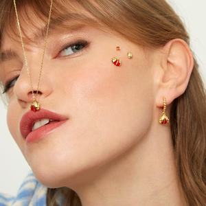 Collar de Oro de Alta Calidad con Baño de Oro de 18k, Diseño de Mariquita y Manzana Esmaltada, Plata de Ley 925, Novedad 2025, el Mejor Regalo - Product Image 4