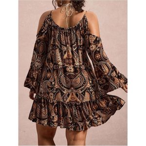 Robe d'été mini pour femme grande taille, style western paisley, épaules dénudées, manches cloche à volants, taille empire, en mousseline, pour les vacances - Product Image 2