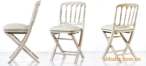 <span class=keywords><strong>Chaise</strong></span> <span class=keywords><strong>Napoléon</strong></span> <span class=keywords><strong>pliante</strong></span> en bois blanc à vendre, location pour événements et banquets - Product Image 3