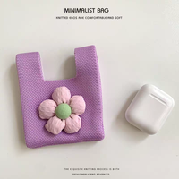 Mini sac à main carré mignon et durable en polyester, portable, avec sangle de poignet, pochette de rangement pour pièces de monnaie, rouge à lèvres, porte-clés et pendentif enfant