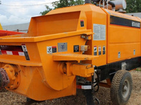 Pompe de ligne concrète mobile de remorque de ZOOMLION 95m3/H avec le HBT9028CH-5S de mélangeur