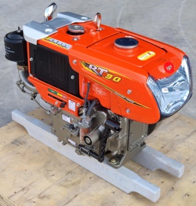 Moteur 4 temps refroidi par eau 9HP pour bateau, performances puissantes, excellent rapport qualité-prix, best-seller RT90 - Product Image 1