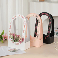 Sacs fourre-tout et boîtes cadeaux pour bouquets de fleurs de la Saint-Valentin, arrangements floraux de plantes succulentes en pot laminées, en carton blanc