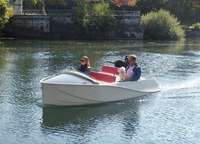 Ecocampor Populaire 4,3 mètres 5 personnes Bateau en aluminium Sunshine Mini yacht de luxe Bateau électrique à vendre