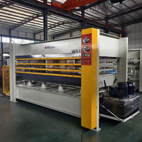 Presse hydraulique chauffante entièrement automatique 3500*1300mm pour la production de meubles en bois et de panneaux MDF