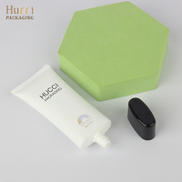Tube cosmétique ovale minimaliste en plastique blanc personnalisé D35 40ml-80ml pour emballage de crème solaire, crème BB, fond de teint avec embout