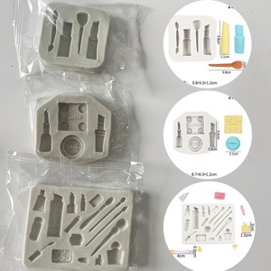 Moule en silicone DIY <span class=keywords><strong>pour</strong></span> <span class=keywords><strong>fondant</strong></span> sur le thème du maquillage – Moules en forme de rouge à lèvres, de <span class=keywords><strong>parfum</strong></span> et de pinceaux de maquillage <span class=keywords><strong>pour</strong></span> la décoration de gâteaux - Product Image 1