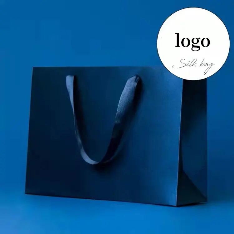 Groothandel Luxe Papieren Zak Cosmetische Shopping Gift Effen Kleur Tas Bedrukt Logo Met Zijde Lint Handgrepen