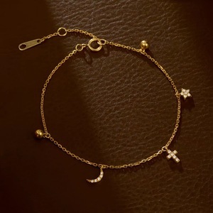 Pulsera Bowei Ins de plata de ley chapada en oro de 18 quilates con motivos de estrellas y lunas para mujer - Product Image 1