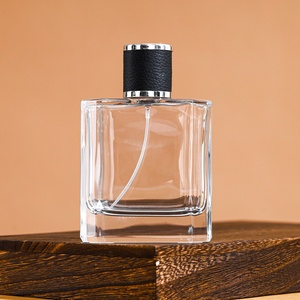 Botella <span class=keywords><strong>de</strong></span> perfume <span class=keywords><strong>de</strong></span> vidrio transparente <span class=keywords><strong>de</strong></span> gama alta <span class=keywords><strong>de</strong></span> 100ml con <span class=keywords><strong>Tapa</strong></span> <span class=keywords><strong>de</strong></span> cuero <span class=keywords><strong>de</strong></span> forma cuadrada plana biselada y rociador <span class=keywords><strong>de</strong></span> bomba - Product Image 3