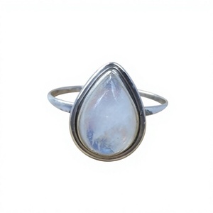 Anillo de Plata de Ley 925 con Piedra Lunar Arcoíris, Joyería Fina Artesanal Cristiana de Estilo Antiguo, Certificada - Product Image 1