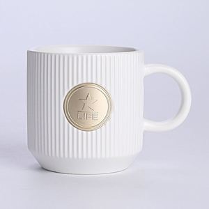 ชุดแก้วกาแฟพร้อมกล่องบรรจุภัณฑ์แบบกำหนดเอง รุ่น Custom2025 แบรนด์หรูหรา ดีไซน์แม่เหล็ก กระดาษลายพิเศษ สำหรับเป็นของขวัญ - Product Image 3
