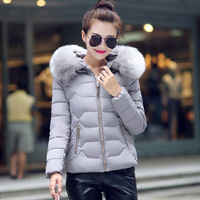Vestes d'hiver à la mode pour femmes avec capuche détachable Manteau chaud Parka Rich Fox Fur Ladie's Jacket