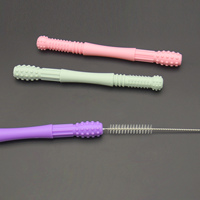 Jouet de paille à mâcher sans BPA congelable au lave-vaisselle jouet de dentition à tube creux en silicone souple pour nourrissons tout-petits 3-12 mois