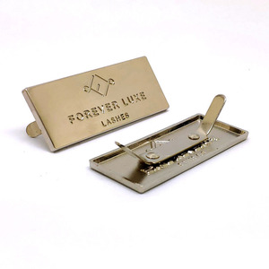 Targhette in metallo personalizzate di alta qualità con logo in rilievo per borse di marca - Product Image 2