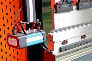 Piegatrice idraulica automatica CNC da 40 tonnellate 3200MM 6 + 1 assi pressa freno con DA66T - Product Image 4