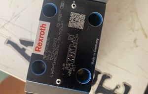 R901382313 4WRPEH6C3B24L-3X/M/24A1 Válvula Direccional Proporcional Hidráulica de Acción Directa con Retroalimentación Eléctrica - Product Image 4