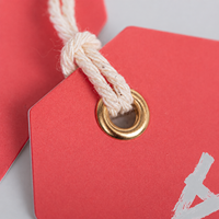 Étiquettes volantes personnalisées avec logo imprimé et œillet métallique pour vêtements et emballages cadeaux