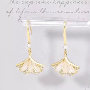Luxurious French Apricot Leaf Earrings for Women Fresh Natural Versatile Trendy Elegant Pearl Jewelry - Product Image 3