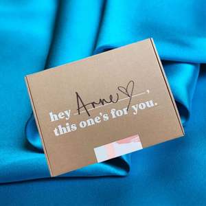 Boîte d'expédition en carton ondulé pliable pour produits avec impression personnalisée de logo, boîte de courrier en papier kraft pour vêtements - Product Image 1