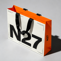 Tas Kertas Warna Kontras Desain Bebas Logo Kustom Kelas Atas Produksi 72 Jam Kemasan Butik Mode Ramah Lingkungan