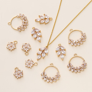 Colgante de Corona de Flores Chapado en Oro de 18k con Circonita Cúbica, Accesorio de Joyería DIY para Pulseras y Collares - Product Image 3