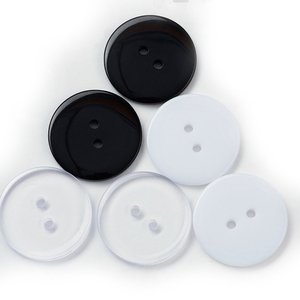 Vòng May Bánh Mì Hình 2 Lỗ Đen Trắng Áo Nhựa Trong Suốt Đàn Ông Phụ Nữ Quần Áo Nút - Product Image 1