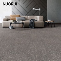 Pflegeleichte Teppichfliesen mit Sprenkelmuster aus Nylon mit PE-Rücken 50x50 Modulare Bürobodenbeläge für stark frequentierte Bereiche