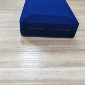Venta al por mayor del <span class=keywords><strong>precio</strong></span> bajo buena cantidad azul Flocado de plástico de la Medalla de la caja de visualización - Product Image 4