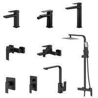 Système de robinetterie de douche et de bain mural moderne en chrome poli avec affichage numérique et jet de pluie, à commande unique, pour salle de bain