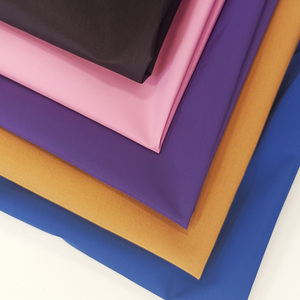 Nhà Máy Giá mẫu miễn phí thoáng khí TPU tráng 3 lớp softshell Polyester loại Tơ Sống lót vải cho xuống áo khoác - Product Image 2