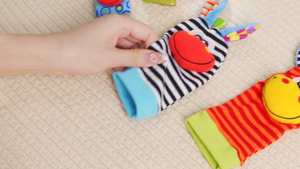 Juego de Sonajeros Musicales Suaves para Bebés con Diseño de Animales - Juguete Chirriante para Recién Nacidos hasta 4 Años de Edad, Regalo - Product Image 2