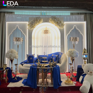 ฉากหลังอะคริลิค LEDA รุ่นโมเดิร์น ปรับแต่งได้ สำหรับงานปาร์ตี้ สีขาว ชุดสามชิ้น พร้อมซุ้มโค้ง LED สำหรับงานแต่งงาน - Product Image 1